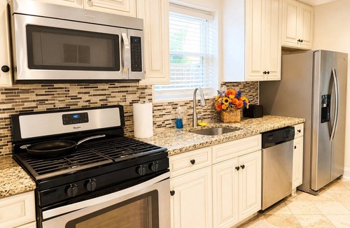 Silver Spring House | Charming 3-bedroom house in lovely Silver Spring with AC