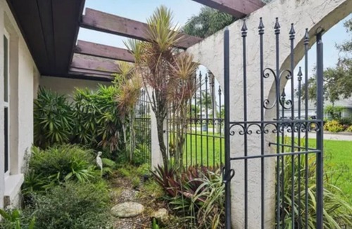 Trailer Estates House | Charming 3-bedroom Home in Bradenton on Premier IMG Golf Course!