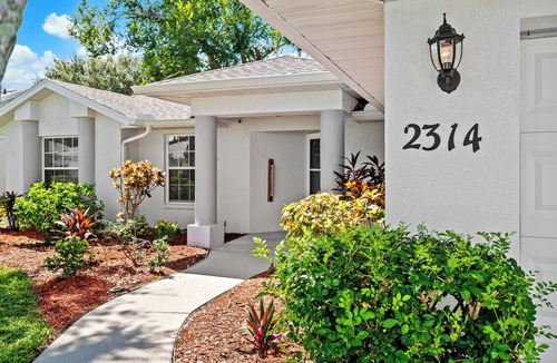 Trailer Estates House | Charming 3-Bedroom Home in Bradenton – Fully Remodeled