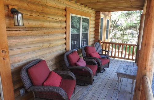 McHenry Cabin | Charming 3-bedroom log home with detached game and activities space