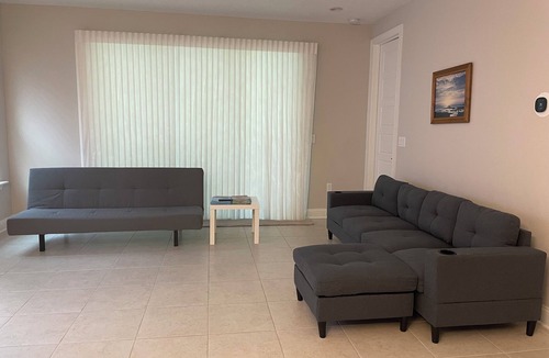Southside House | Charming 3-bedroom townhome - Jacksonville for Short/Long Term Stay