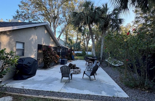 Port Richey House | Charming 4 bdrm house in gated, exclusive neighborhood w/large heated pool.
