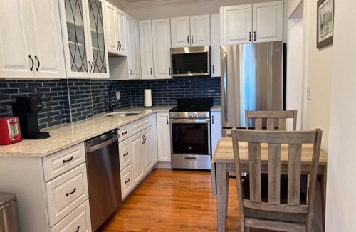 Downtown Historic District Apartment | Charming apartment with pool, free parking, walk to everything downtown.
