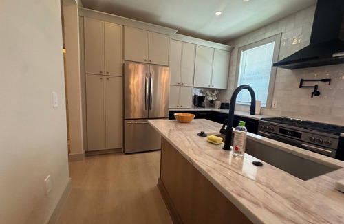 Historic Old Northeast House | Charming Bungalow In Historic Old Northeast - 5 minute walk to the Water
