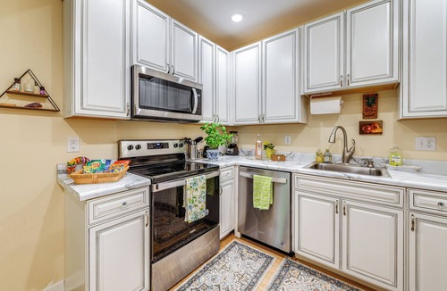Charlottesville Cottage | Charming Charlottesville Apt w/Outdoor Space!