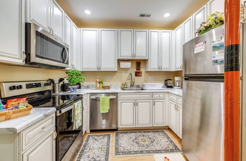 Charlottesville Cottage | Charming Charlottesville Apt w/Outdoor Space!