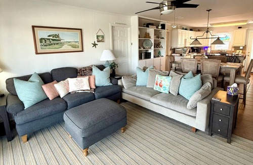 Holden Beach Cottage | Charming Classic Cottage on canal Holden Beach