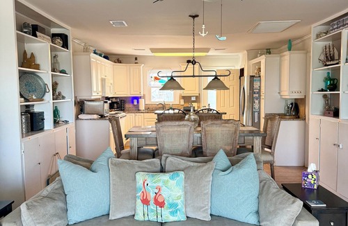 Holden Beach Cottage | Charming Classic Cottage on canal Holden Beach