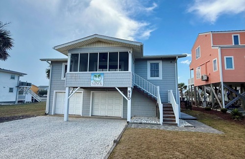 Holden Beach Cottage | Charming Classic Cottage on canal Holden Beach