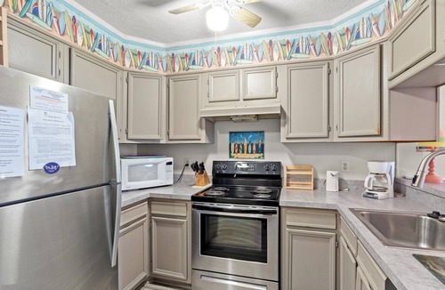 Myrtle Beach Condo | Charming Condo Steps from Ocean Annie's and the Beach - MC 227