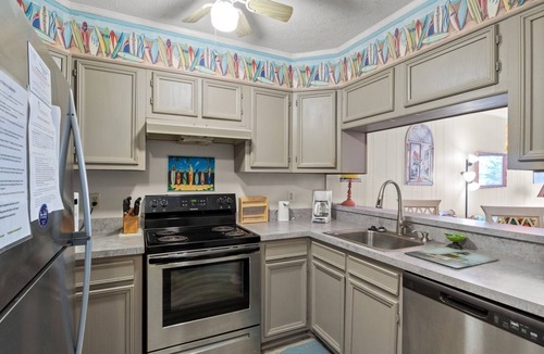 Myrtle Beach Condo | Charming Condo Steps from Ocean Annie's and the Beach - MC 227