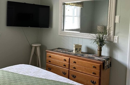 Maggie Valley Cottage | Charming Cottage with beautiful 365 degree mountain views in Maggie Valley.