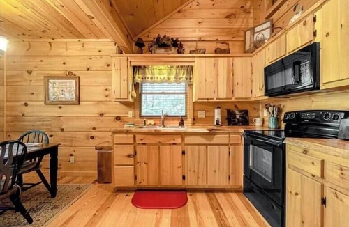 McCaysville House | Charming Creekfront Cabin with Private Hot Tub