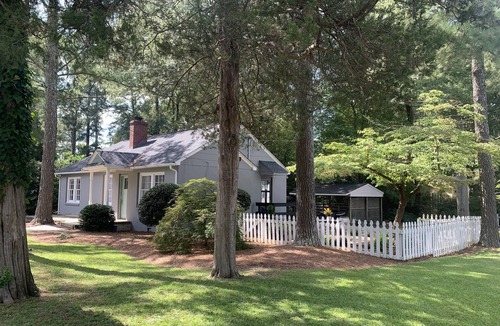 Downtown House | Charming Downtown Cottage
