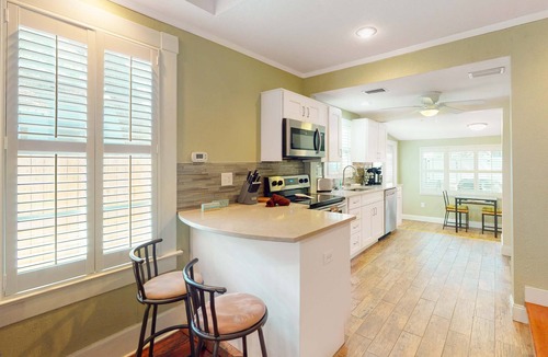 Gulfport House | Charming Downtown Gulfport Escape, Snowbird Friendly