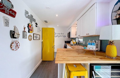 Ilexhurst Cottage | Charming, Family Friendly Newly Renovated Duplex on Holmes Beach