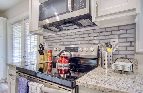 San Jose House | Charming Florida Cottage~5min SanMarco~Spacious 4BR house