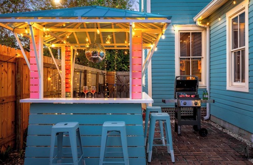 Bradenton House | Charming Historic Resort, pool,bar,Grill,close AMI.
