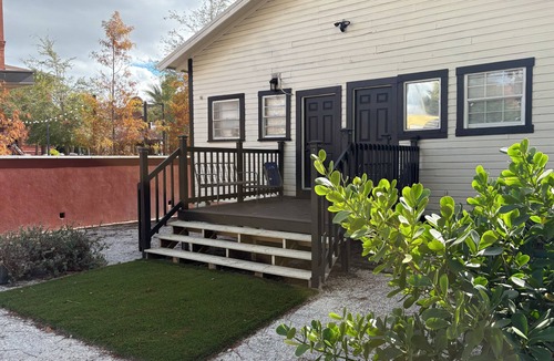 Ybor City House | 🌴🏖️ Charming Historic Ybor Bungalow 2-bedroom apartment