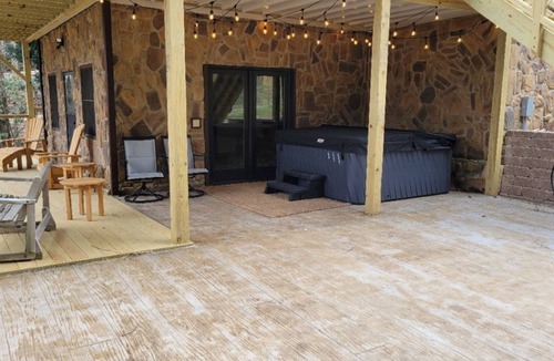 Seven Devils House | Charming home in Seven Devils. Close access to tubing, ziplining, & hiking.
