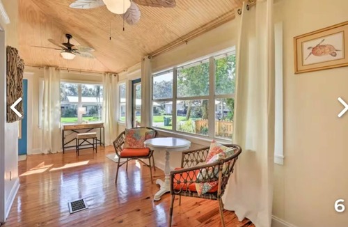 Palmetto House | Charming Home with Hot Tub and Garden, 20 minutes to Beach.