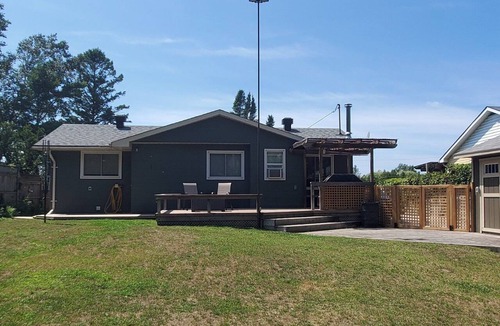 Saugeen Shores Cottage | Charming Lakefront Cottage with Spectacular Views