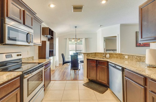 Leesburg House | Charming Leesburg Getaway w/Screened Porch!
