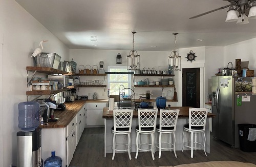 Edisto Island House | Charming Mid/Long Term Rental , Fast Fiber Internet, Big Covered porch, 3bdrm
