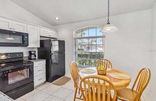 Indian Ridge House | Charming Pool House, 10-15min to Disney, 2BR/2BA.