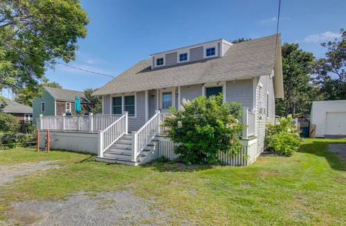 Scituate House | Charming Scituate Home w/Deck - Walk to Beaches!