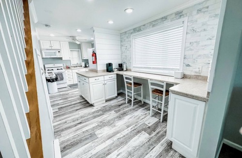 Southend House | Charming South End ~ Steps to the Ocean ~ Rooftop Deck