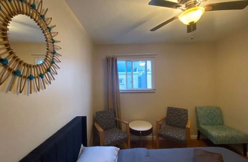 Newbold Apartment | Charming studio with AC and WiFi in vibrant South Philly.