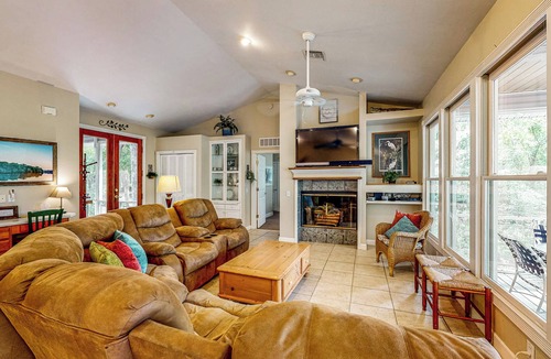 Bell House | Charming Suwanee House and Bungalow!