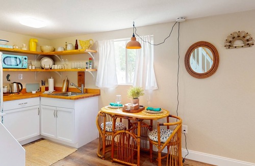New Port Richey House | Charming tiny home with stock tank pool, grill, & central AC - close to beach