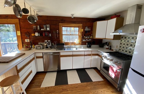 Samsonville House | Charming, Tranquil Catskills Log Home.