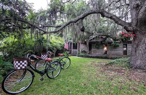 Murrells Inlet Cabin | Charming Unique Cabin: The LiTTLe House in the Inlet!