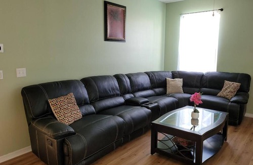 Countryway Villa | Charming Vacation House 3Be 2Ba Solar heated pool