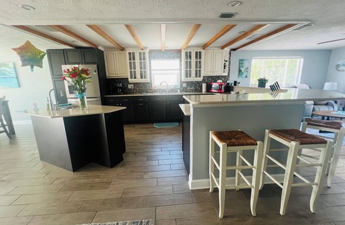 Flor-a-mar House | Charming Waterfront Gem Coastal Retreat I 2BR/2BA