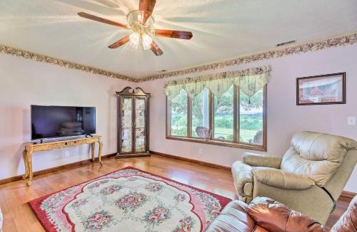 Williamstown House | Charming Williamstown Retreat w/Private Yard
