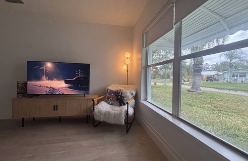New Port Richey House | Chic Beach House
