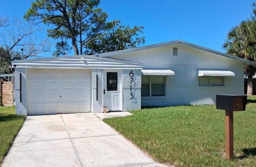 New Port Richey House | Chic Beach House