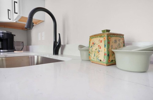 Franklin Apartment | Chic Downtown Franklin Condo-Sleeps 6!