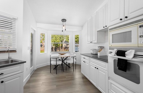 Gulf Gate Estates House | Chic happens 3/2 heated pool 5 min from Siesta