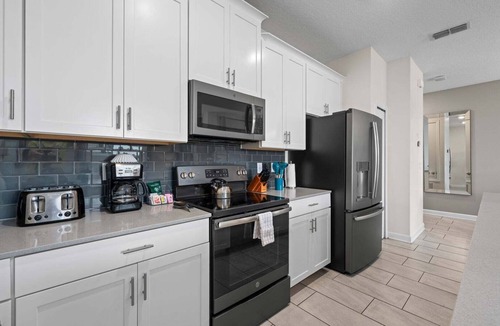 Kissimmee House | Chic Resort Getaway – 15 Min to Disney