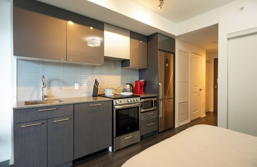 Church and Wellesley Apartment | Chic Studio APT w/private balcony & fast Internet