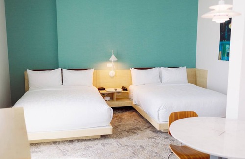 University Heights Hotel | City View Guestroom near UF Campus | Sleeps 4