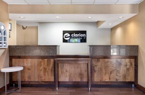 Cherokee Hotel | Clarion Pointe Cherokee