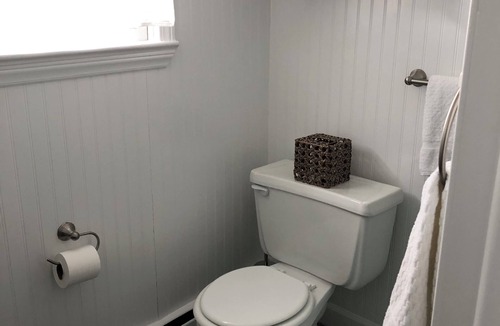 Avon Apartment | Classic Bay Head Beach House Get Away - 2 bedroom Apt in Classic Bay Head Home