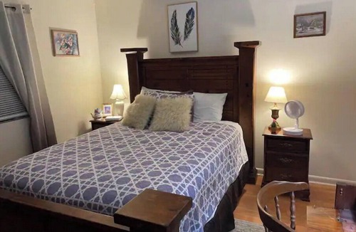 Roanoke Condo | Classic convenient comfy condo