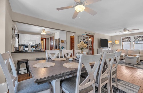 Ortley Beach House | Classic OCEAN BLOCK CAPE WITH 4 BR 2 BATHS.